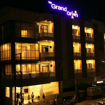 Hotel The Grand Orion Chinhat Exterior foto